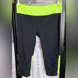 90 Degree By Reflex M capri leggings